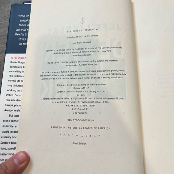 Dexter in the Dark Jeff Lindsay Hardback first edition - Picture 5 of 5
